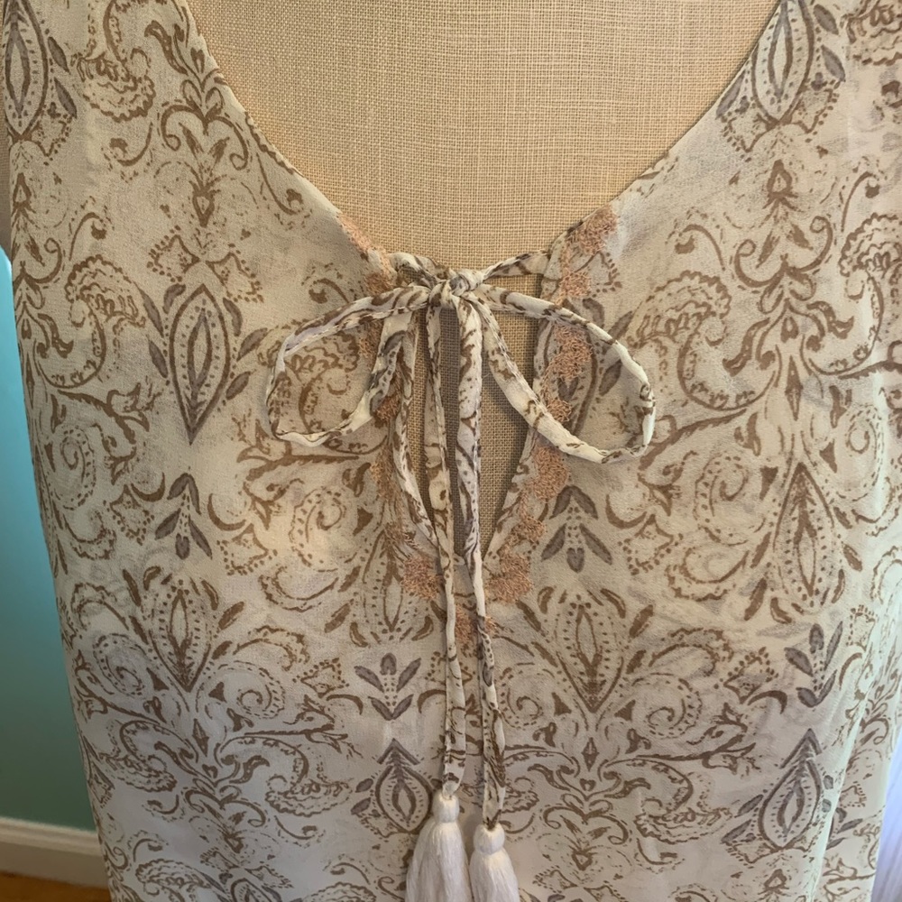Embroidered Shift dress - Picture 3 of 6